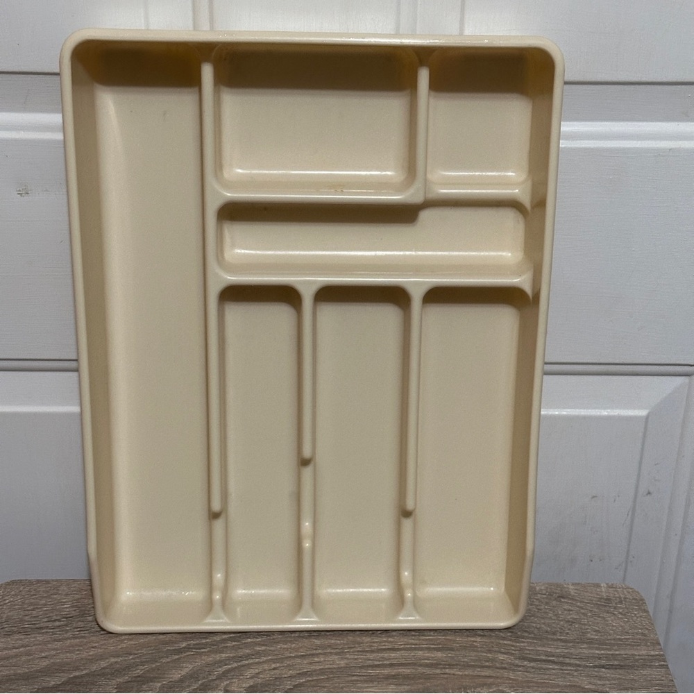 VTG Rubbermaid 0521 Silverware Flatware Utensil Tray Almond - 7‎ Slots